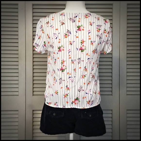 NWOT love, Fire Juniors Floral Popover Top - Picture 4 of 7